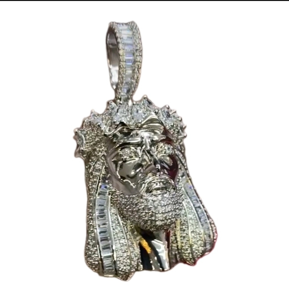 Jesus Pendant/ White Gold Plated .925 Sterling Silver w Mossinite Clear  Stones - Picture 4 of 12